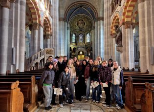 Besuch der neuromanischen Kirche St. Benno